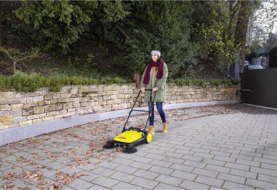 Karcher 1.766-360.0 S4 TWİN MANUEL SÜPÜRÜCÜ ÇALIŞMA - KARCHER (1)